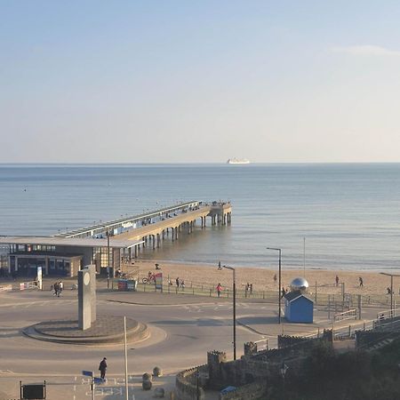 Beachfront Apartment With Bbq Sun Deck Bournemouth Exterior foto