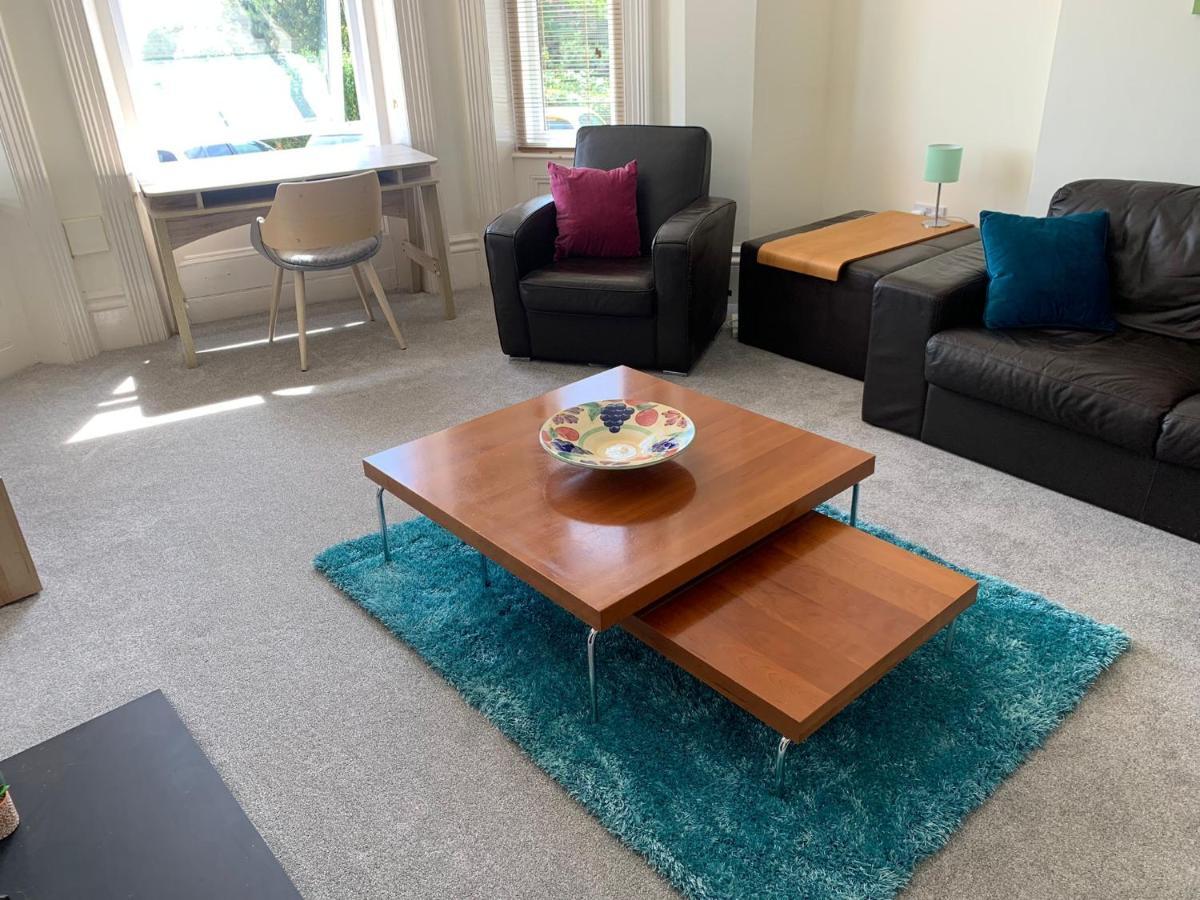 Beachfront Apartment With Bbq Sun Deck Bournemouth Exterior foto